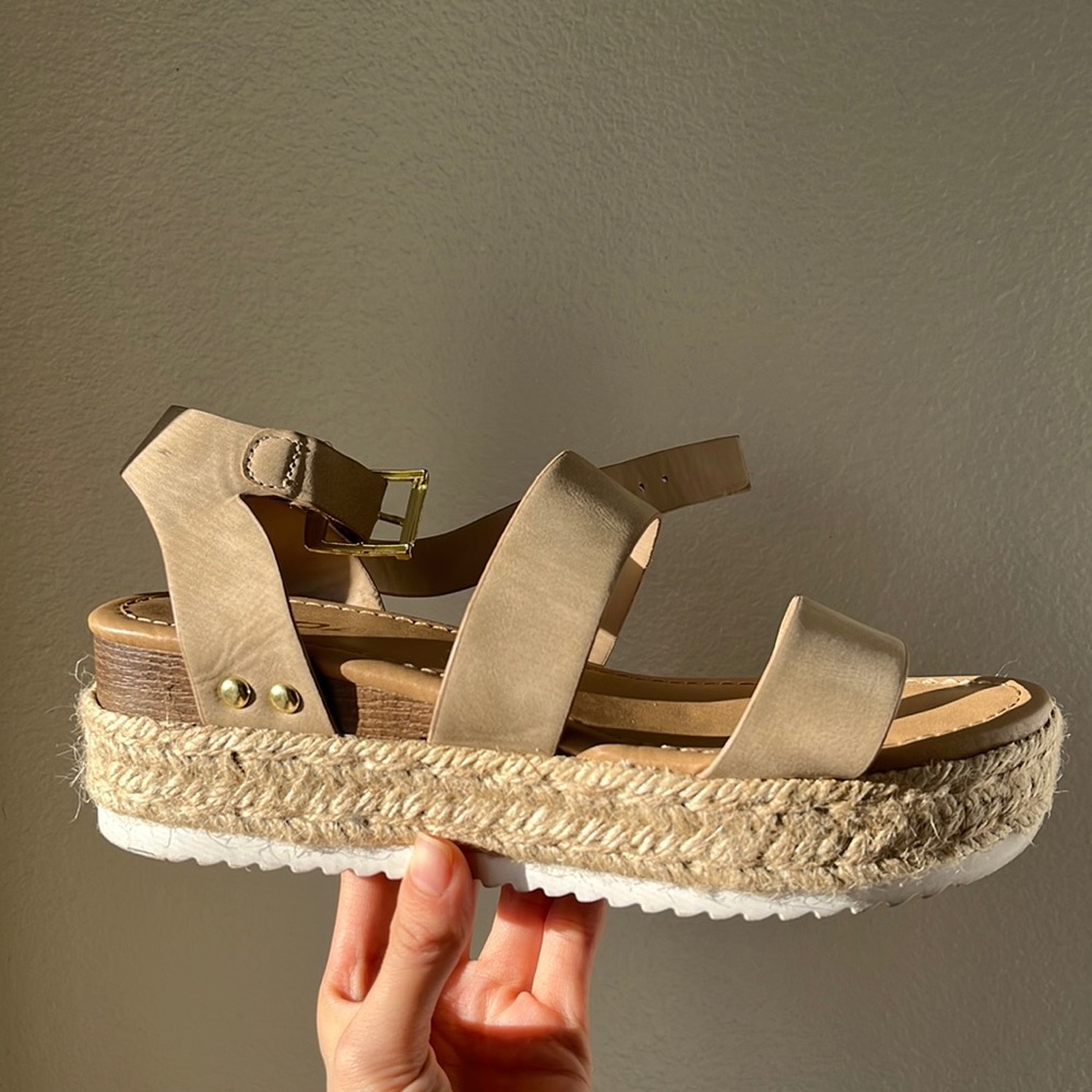 Platform sandals
